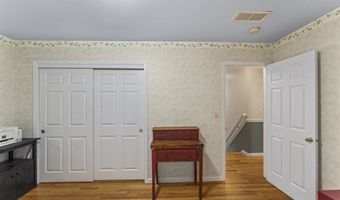 4 Quail Run Dr, Danbury, CT 06811