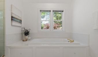 5 Mckinley Dr, Acton, MA 01720