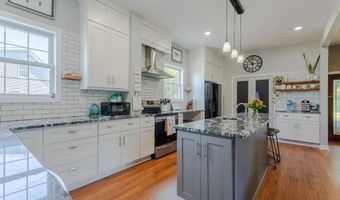 71 Vinton Ave, Cranston, RI 02920