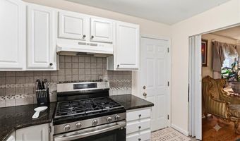 3414 Great Neck Rd, Amityville, NY 11701