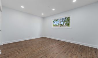 522 N Castle Rd, Addison, IL 60101