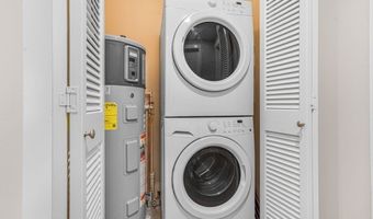 54 Loomis St 2202, Bedford, MA 01730