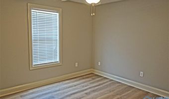 16992 Woodhaven Dr, Athens, AL 35613