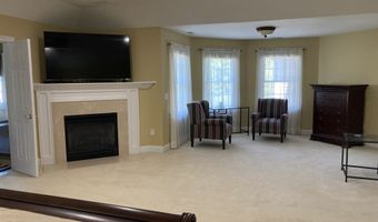 15 Logging Trail Ln, Brookfield, CT 06804