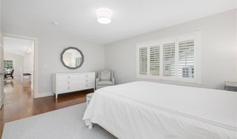 10 Linden Gate Ln, Newport, RI 02840