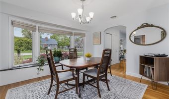 120 Bretton Woods Dr, Cranston, RI 02920