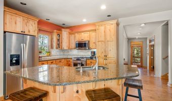 335 NW 17th St, Bend, OR 97701