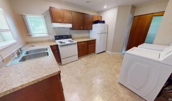800-802 W North St, Muncie, IN 47305