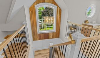 5 Lillis Ave, Barrington, RI 02806