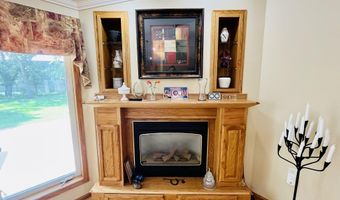 1024 Birchwood Ln, Aberdeen, SD 57401