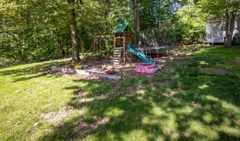 2 Quail Hollow Ct, Beacon Falls, CT 06403