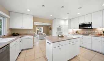 425 Loma Larga, Solana Beach, CA 92075
