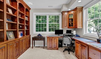 18 Cedar Spring Rd, Burlington, CT 06013