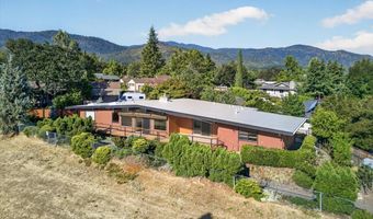 738 Fairway Ct, Ashland, OR 97520