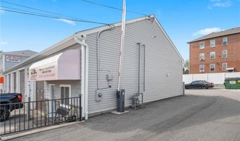 25 Grand Ave, Cumberland, RI 02864