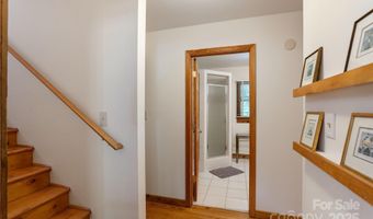 150 Avondale Ridge Rd, Asheville, NC 28803