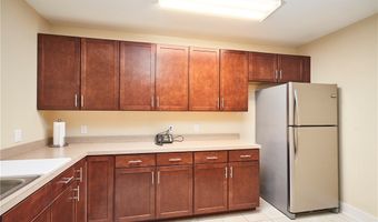 799 White Pond Dr E, Akron, OH 44320