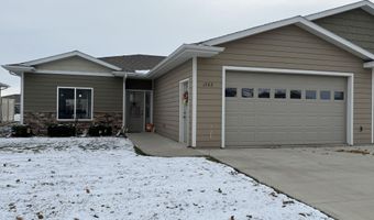 1702 Miller Ln, Aberdeen, SD 57401