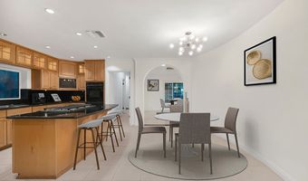 4446 Hayvenhurst Ave, Encino, CA 91436