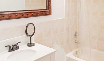 10 Elm Court 2nd Flr, Bayonne, NJ 07002