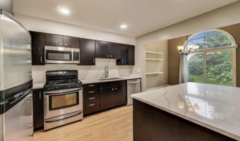 1905 N Stillwater Rd, Arlington Heights, IL 60004