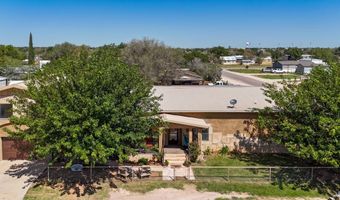 910 SW 4th St, Andrews, TX 79714