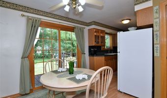 594 Terra Ln, Amherst, OH 44001