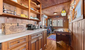 10 11TH St, Beach Haven, NJ 08008