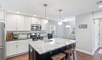 609 MAIN St, Bayville, NJ 08721