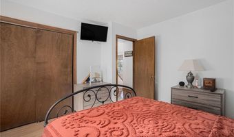 40 Red Oak Dr, Coventry, RI 02816