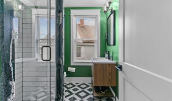 20 Summer St 2, Newport, RI 02840