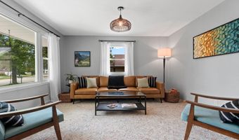 1718 SCHAEFER Cir, Appleton, WI 54915