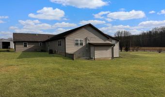 2879 E Calvertville Rd, Bloomfield, IN 47424