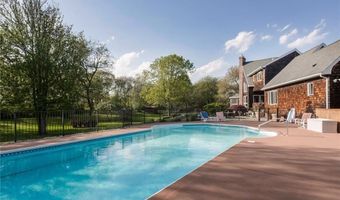 77 Pond Shore Dr, Charlestown, RI 02813
