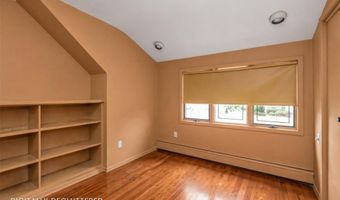 76 Parkview Dr, Albertson, NY 11507