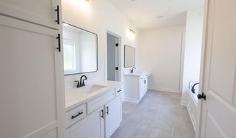 1068 Creekwood Cir, Bauxite, AR 72011