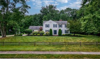 390 Willard Rd, Aurora, OH 44202