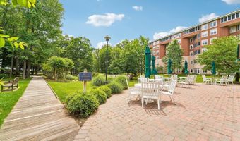 7101 BAY FRONT Dr #202, Annapolis, MD 21403
