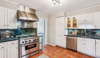 2322 S PIERCE St S, Arlington, VA 22202
