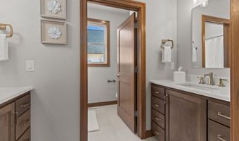 266 E SWEETWATER Way, Appleton, WI 54913