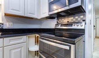 1454 Pine Valley Blvd, Ann Arbor, MI 48104