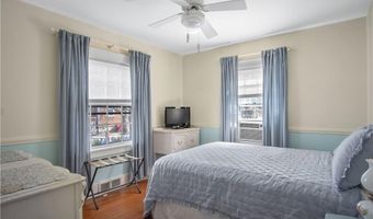 84 Third St, Newport, RI 02840