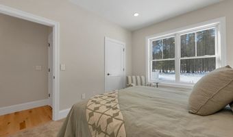 131 County Rd, Amherst, NH 03031
