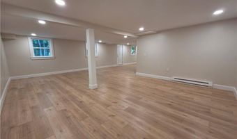 513 Knotty Oak Rd, Coventry, RI 02816