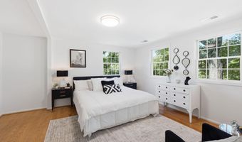 9223 ADELAIDE Dr, Bethesda, MD 20817