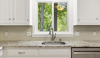 27 Kennel Hill Dr, Beverly, MA 01915