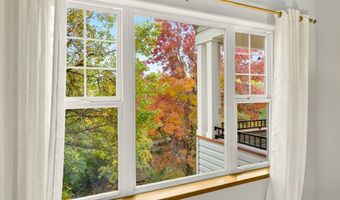 920 Mountain Meadows Cir, Ashland, OR 97520