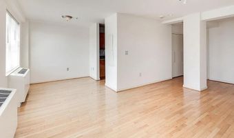 815 KING St 5B, Alexandria, VA 22314