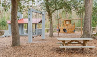 7 Holbrook Dr, Beaufort, SC 29902