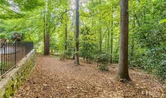 759 Riverhill Dr, Athens, GA 30606